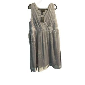 LANE BRYANT Women’s Vneck Belted Gray and Silver fit and flare chiffon dress 20